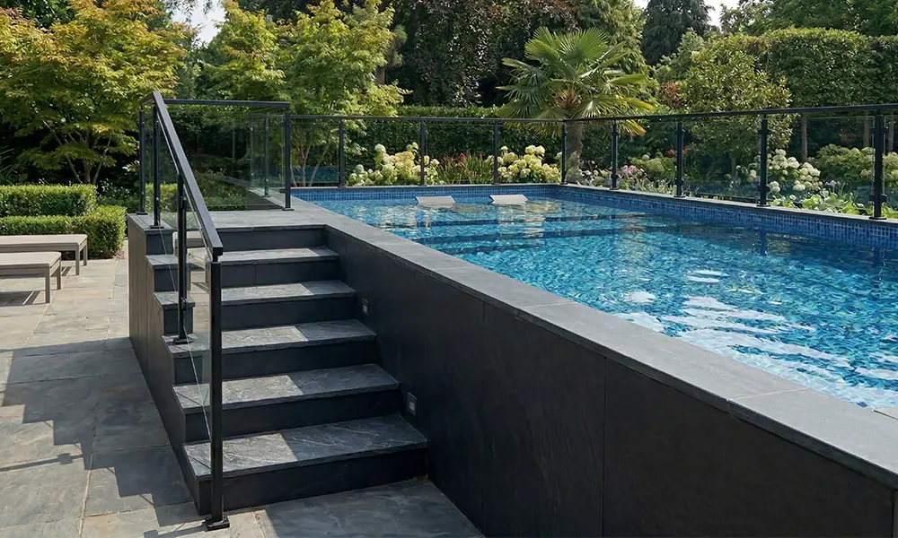 Side-mounted access steps on container pool installation