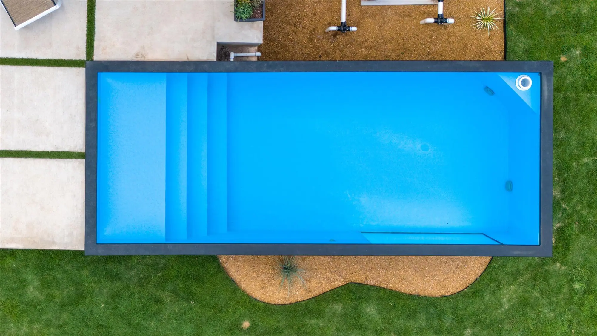 Container pool Oklahoma - minimalist installation