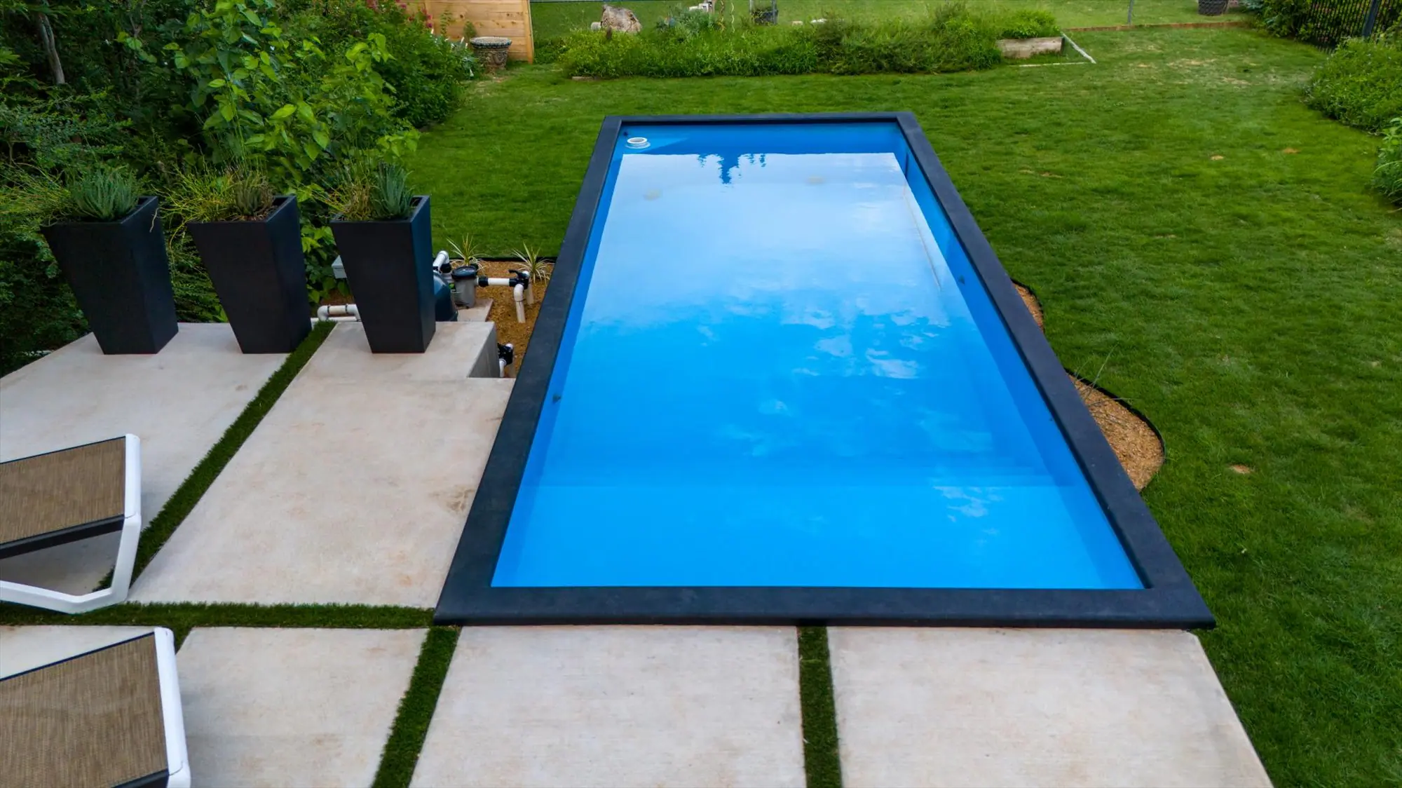 Container pool Oklahoma - green landscape integration