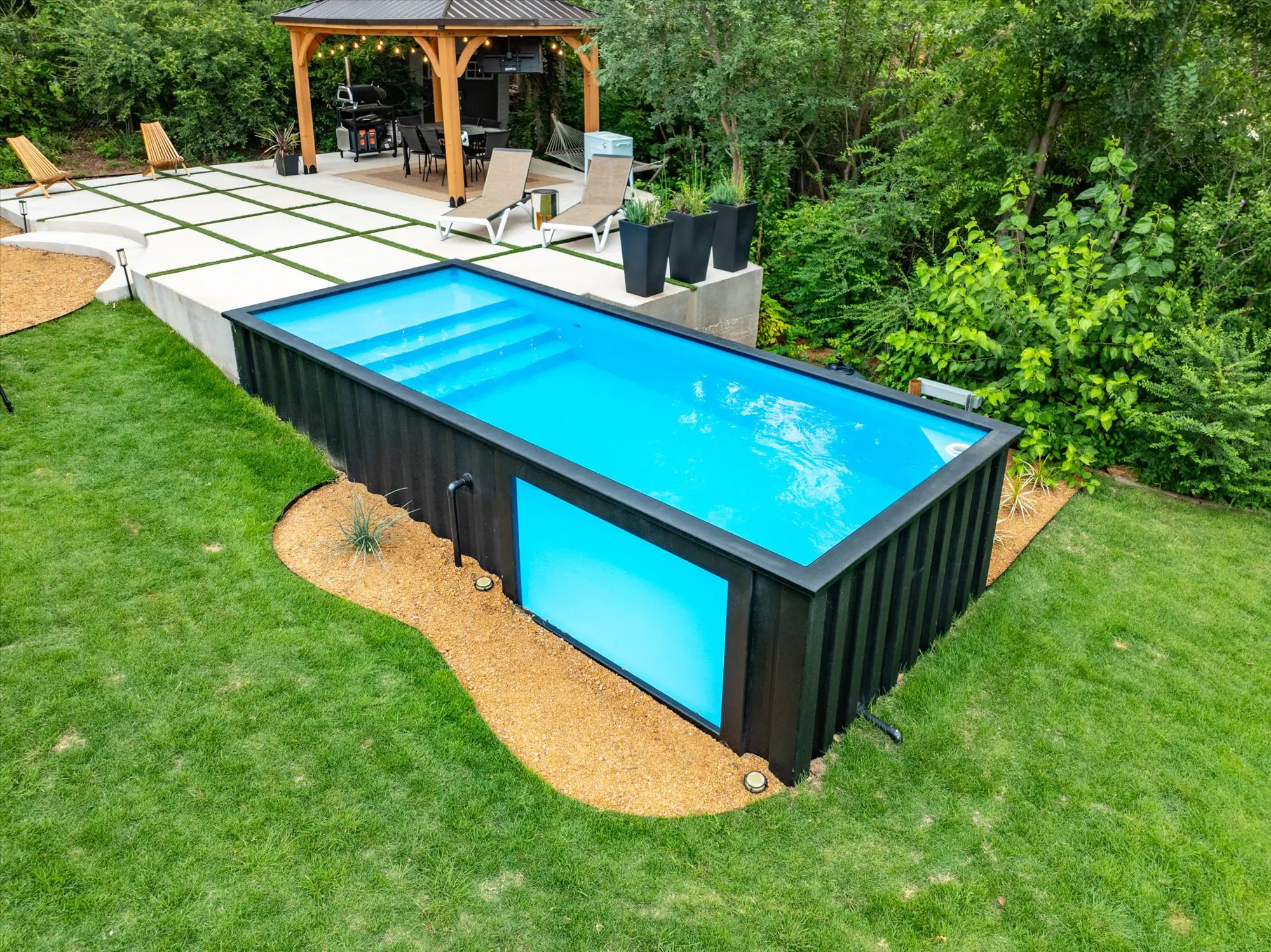 Container pool Oklahoma - serene atmosphere