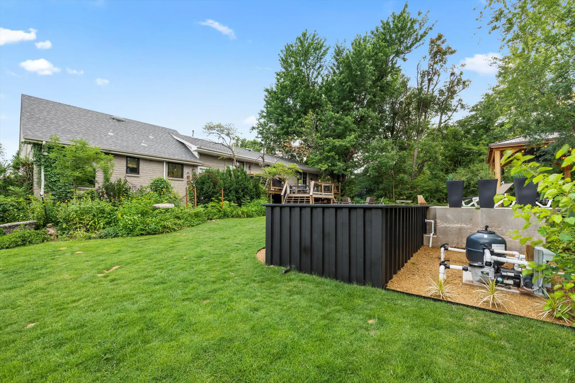Container pool Oklahoma - full property view