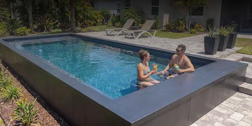 Swim-Up Bar