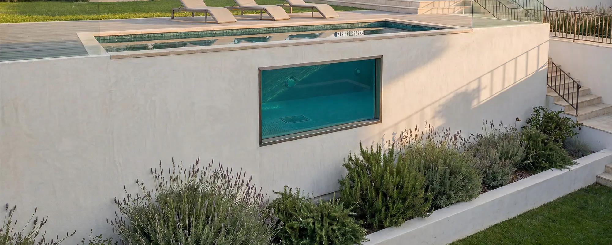 Canvas S-Series pool with acrylic window